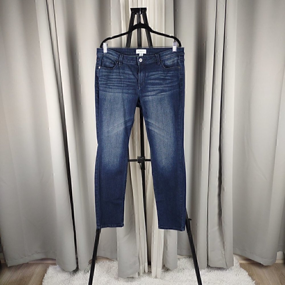 Liz Claiborne City Women's Cotton Blend Straight Leg Blue Jeans Size 12 - Picture 1 of 11
